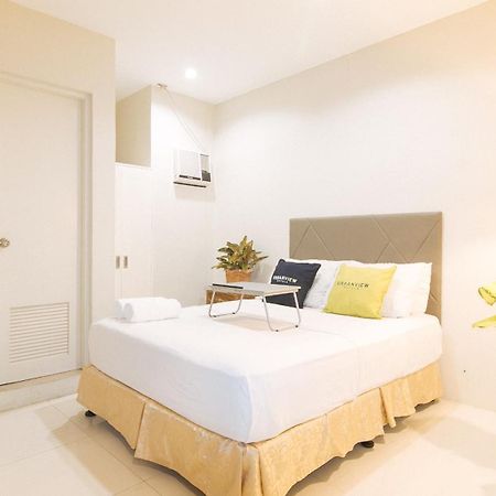 Urbanview At Lacson Street Bacolod City By Reddoorz Extérieur photo