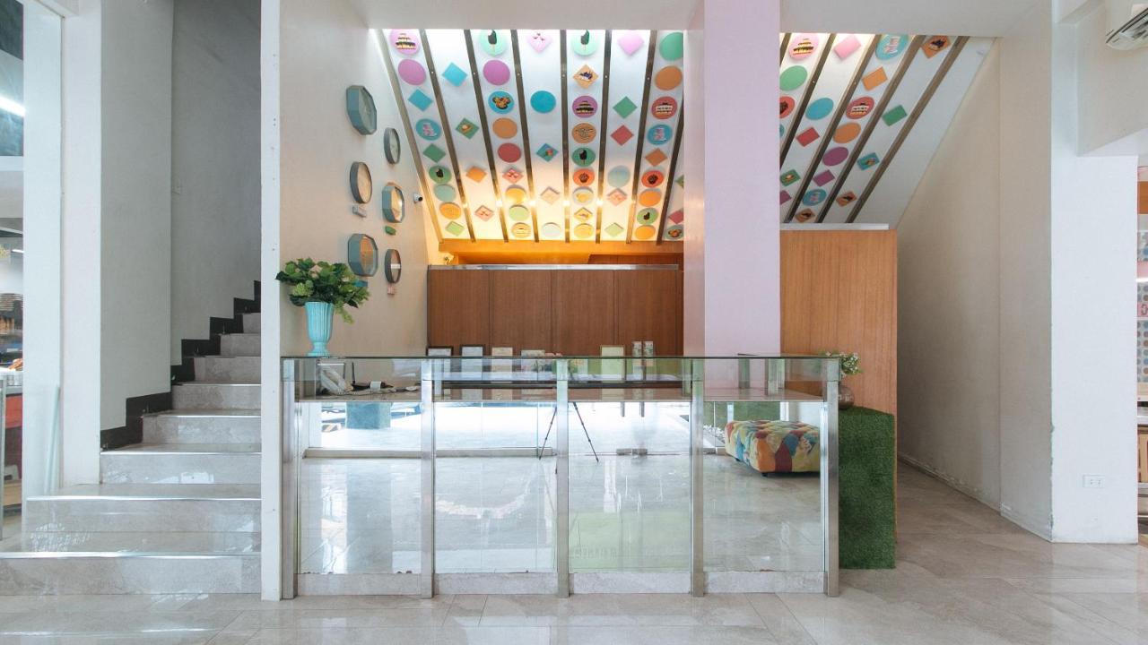 Urbanview At Lacson Street Bacolod City By Reddoorz Extérieur photo