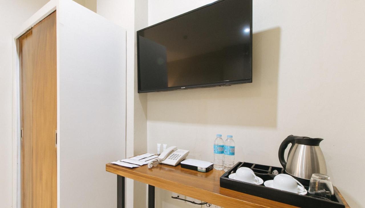 Urbanview At Lacson Street Bacolod City By Reddoorz Extérieur photo