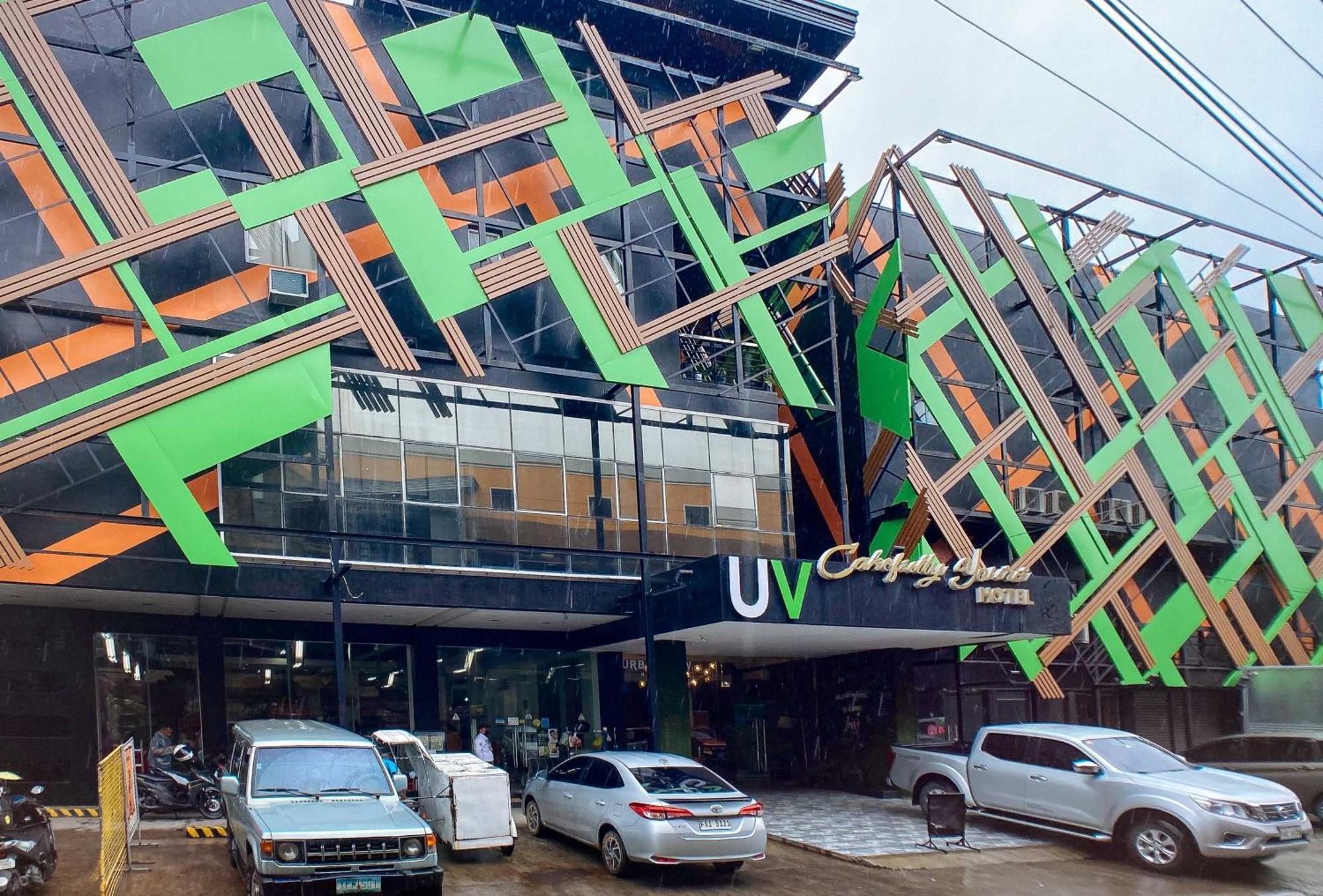 Urbanview At Lacson Street Bacolod City By Reddoorz Extérieur photo